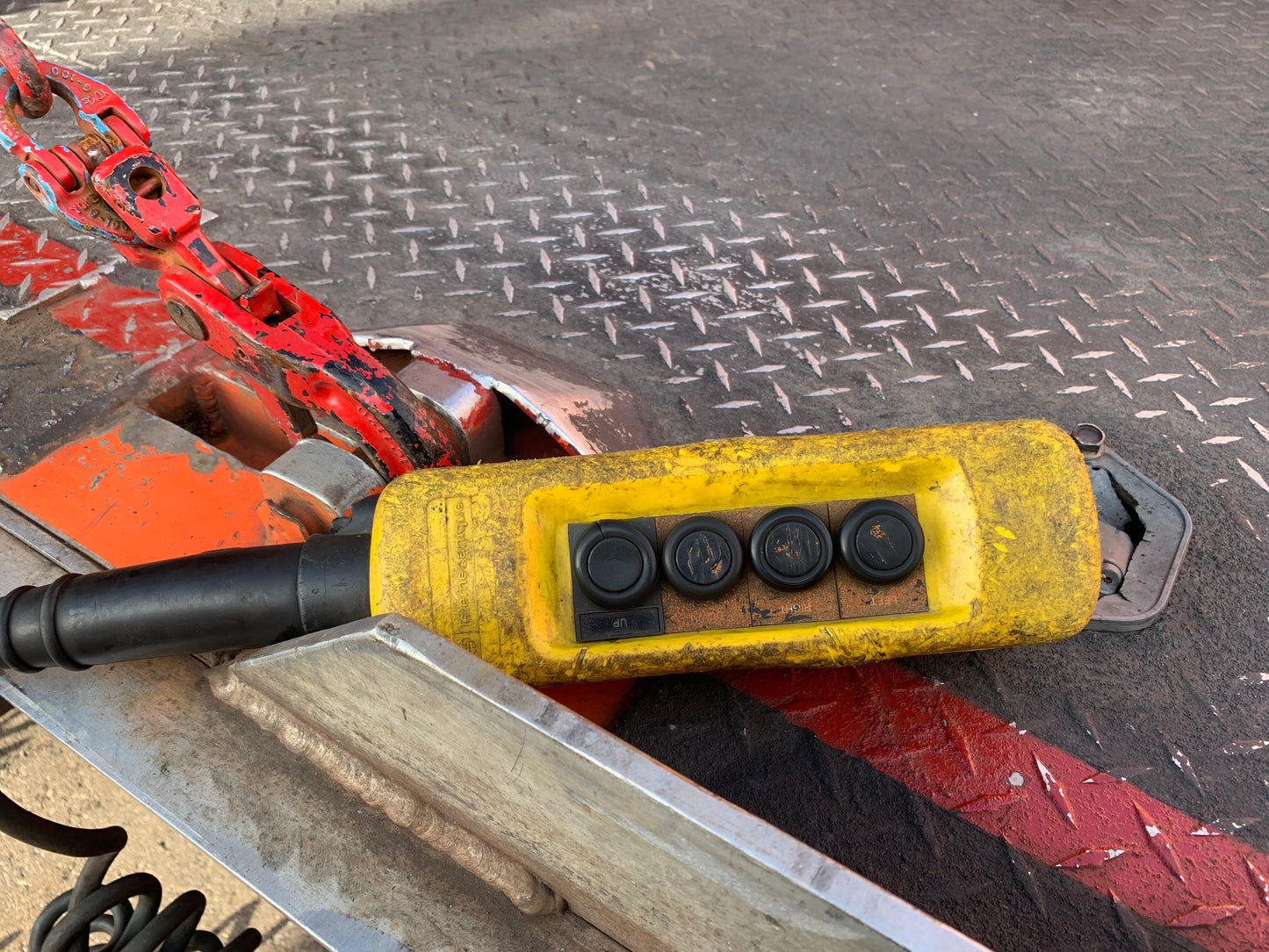 2000 Kentucky Liftgate Enclosed 7 Car Hauler - LG200