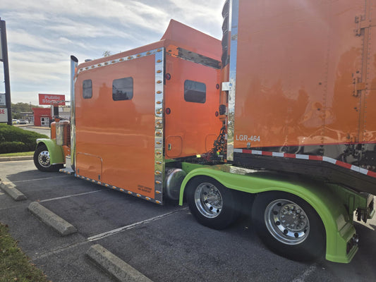 2014 Peterbilt 389 Glider with 140” ICT Sleeper