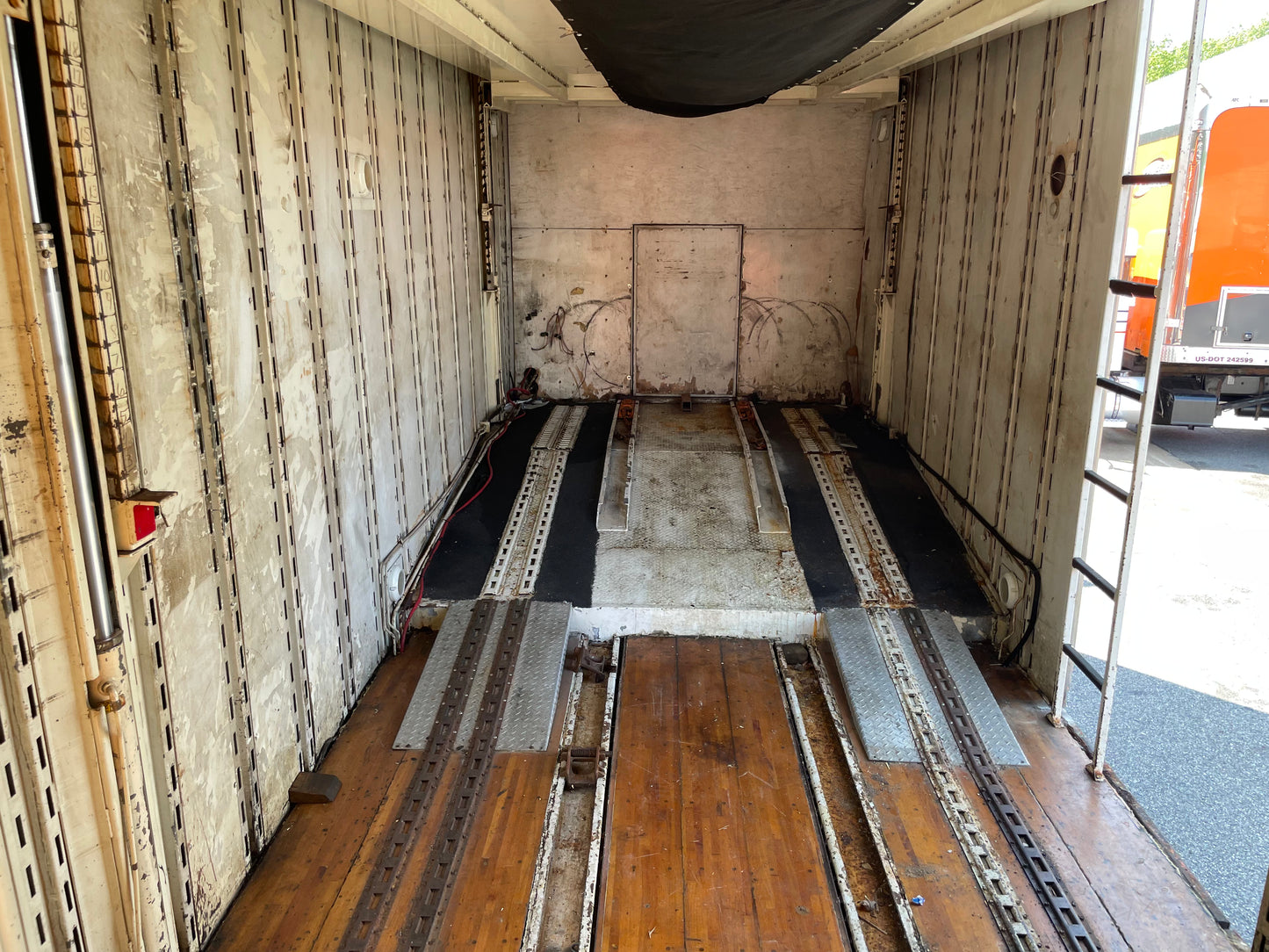 1995 Kentucky Liftgate Enclosed 6 Car Hauler - LG084