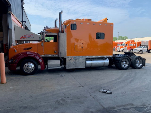 2008 Peterbilt 386 with 132" ARI Sleeper - 30777