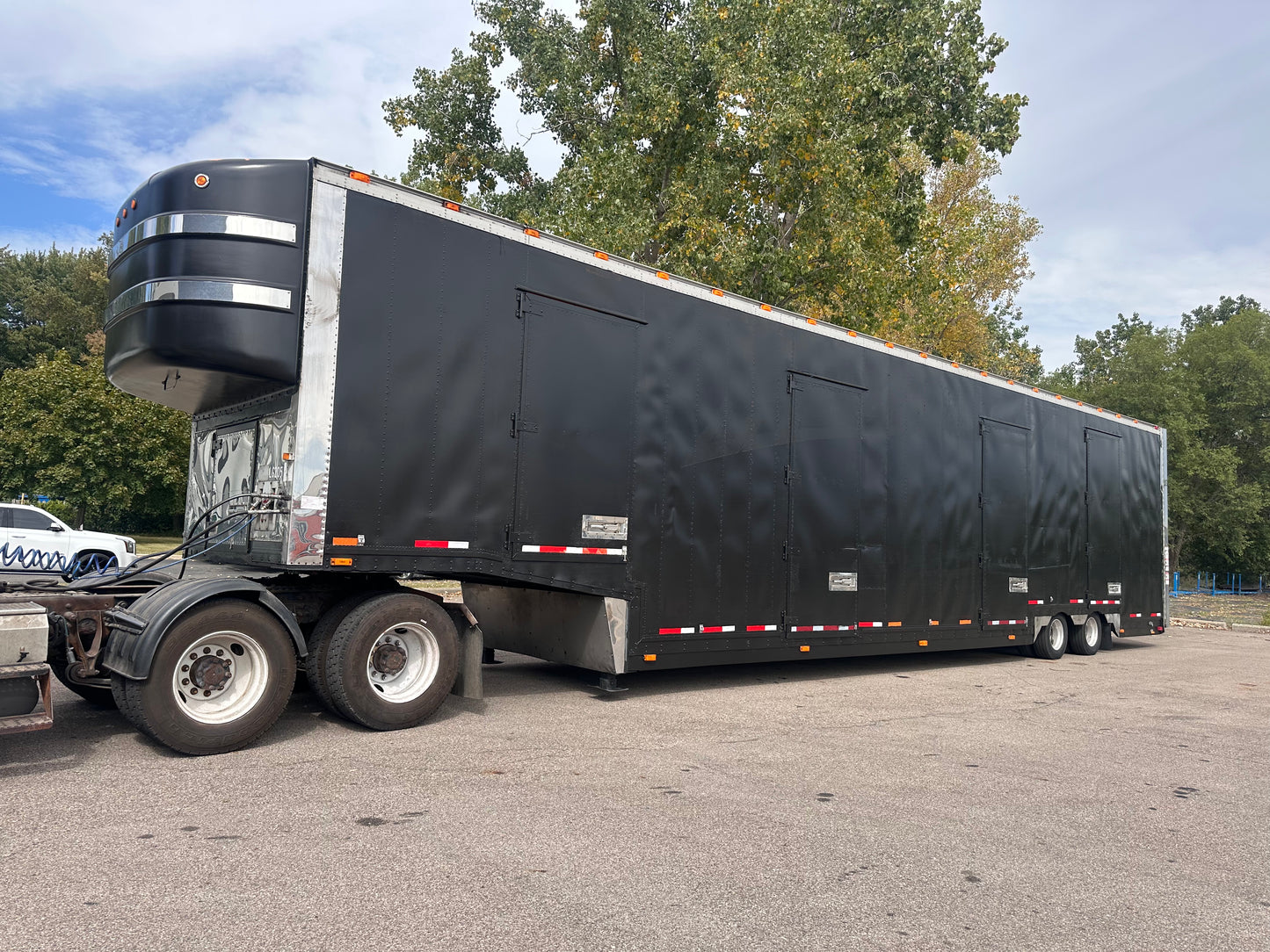 2000 Kentucky Liftgate Enclosed 7 Car Hauler - LG205 *PENDING SALE*