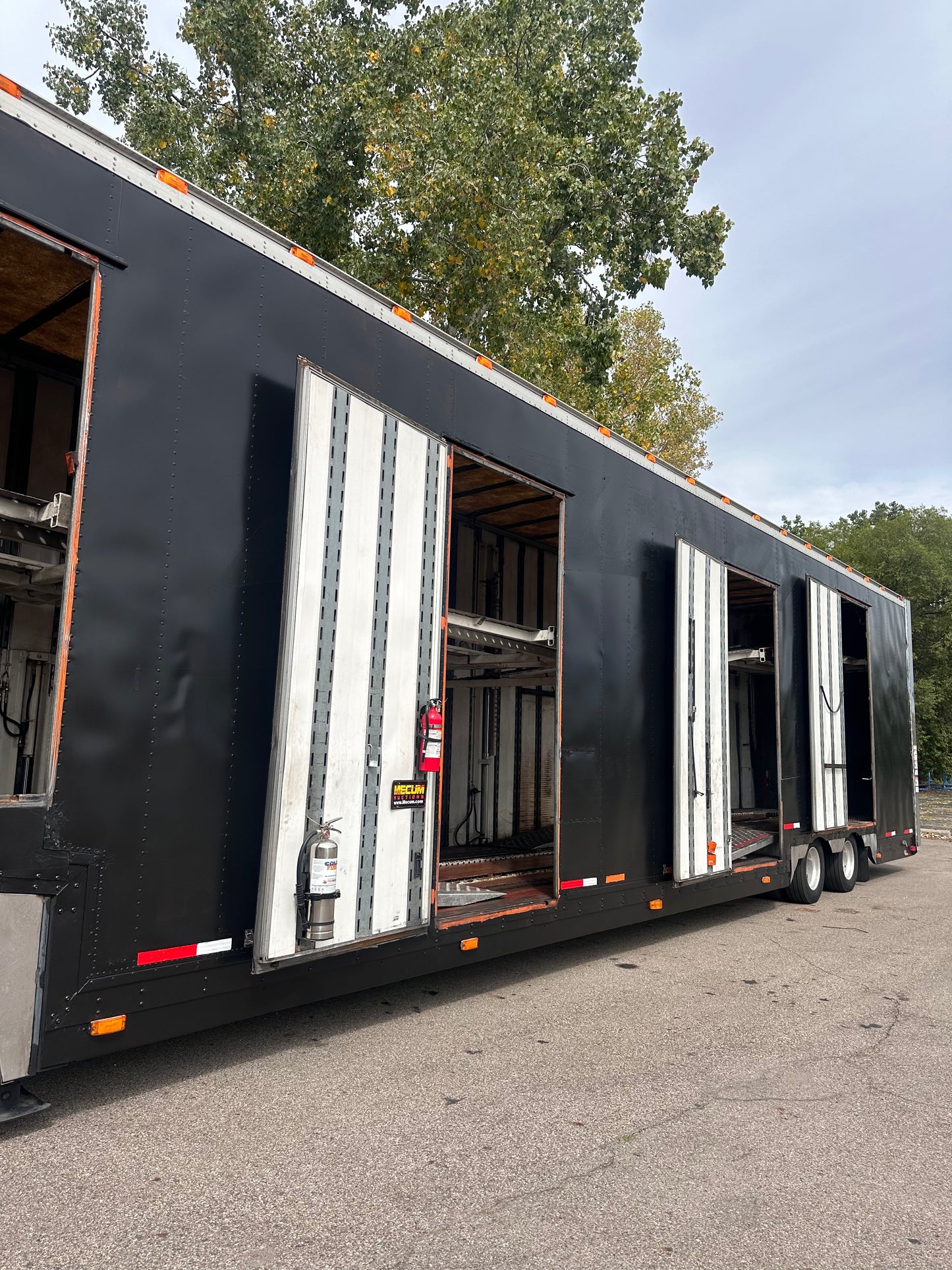 2000 Kentucky Liftgate Enclosed 7 Car Hauler - LG205 *PENDING SALE*