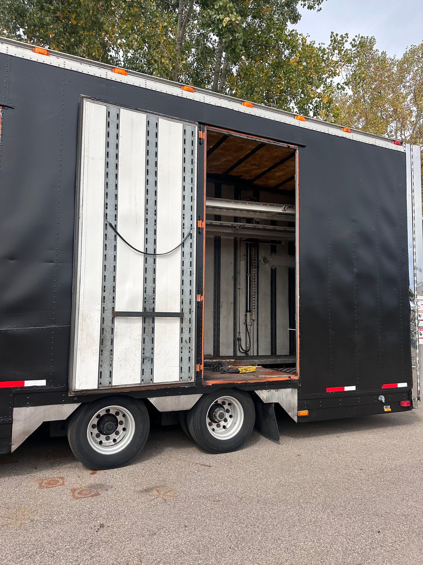 2000 Kentucky Liftgate Enclosed 7 Car Hauler - LG205 *PENDING SALE*