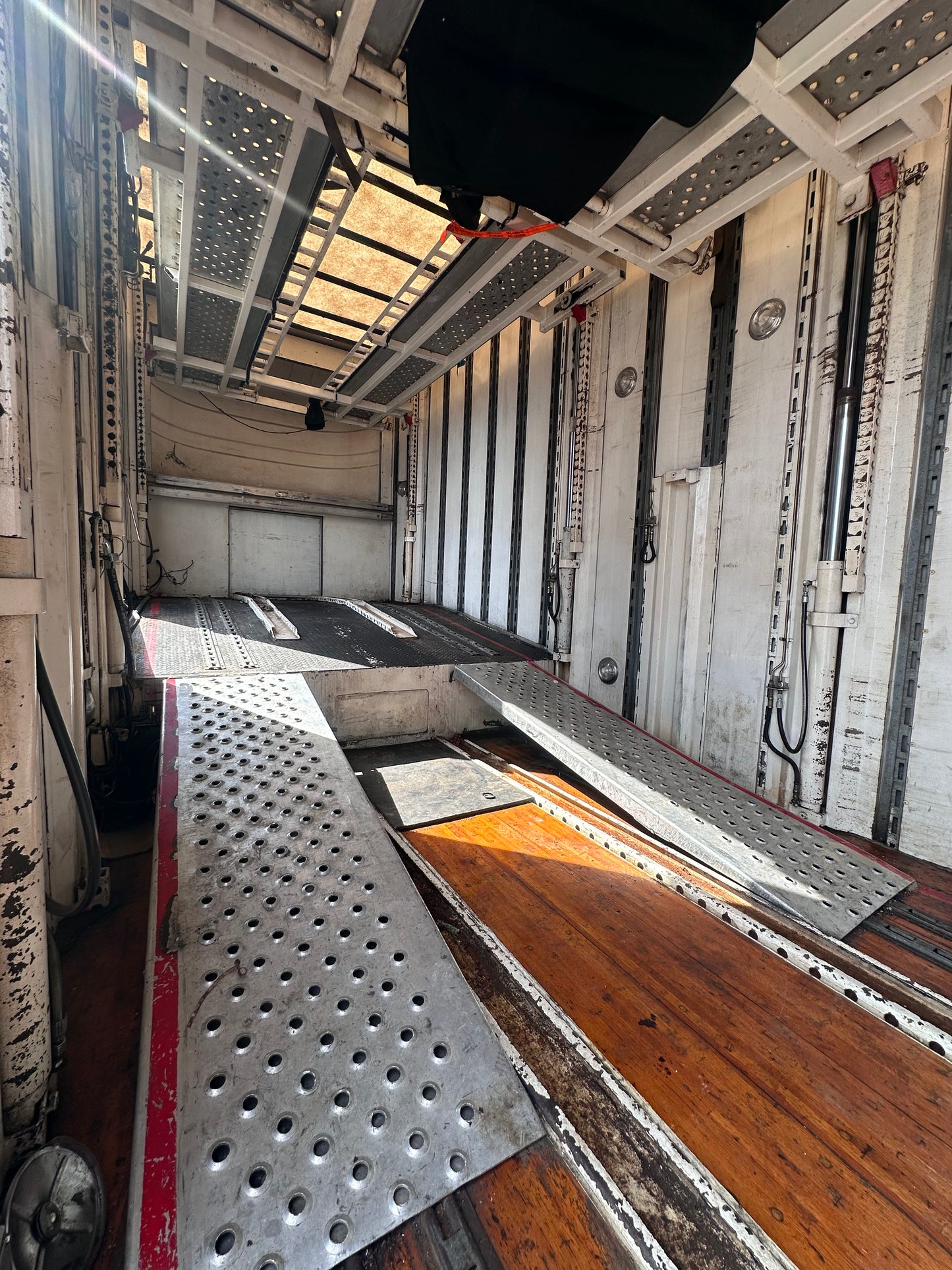 2000 Kentucky Liftgate Enclosed 7 Car Hauler - LG204 *PENDING SALE*