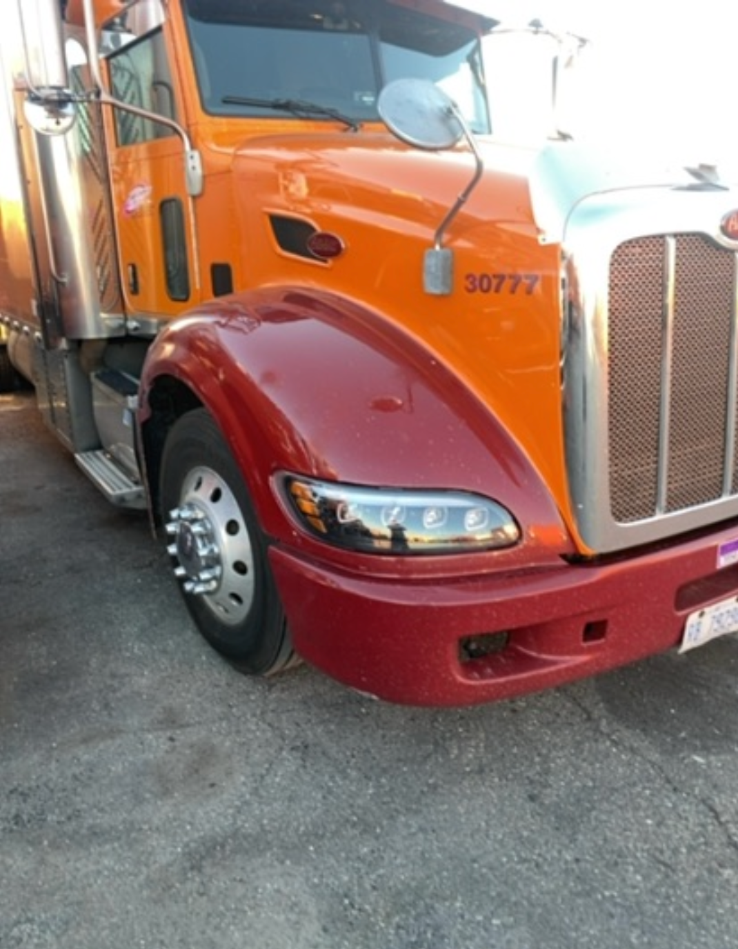 2008 Peterbilt 386 with 132" ARI Sleeper - 30777