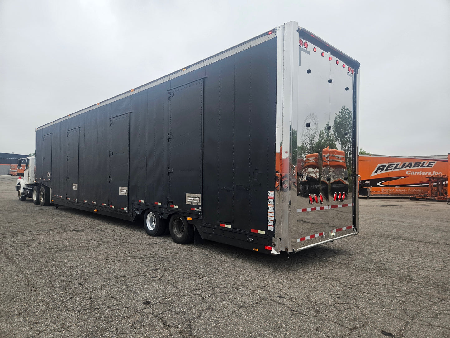 2000 Kentucky Liftgate Enclosed 7 Car Hauler - LG221
