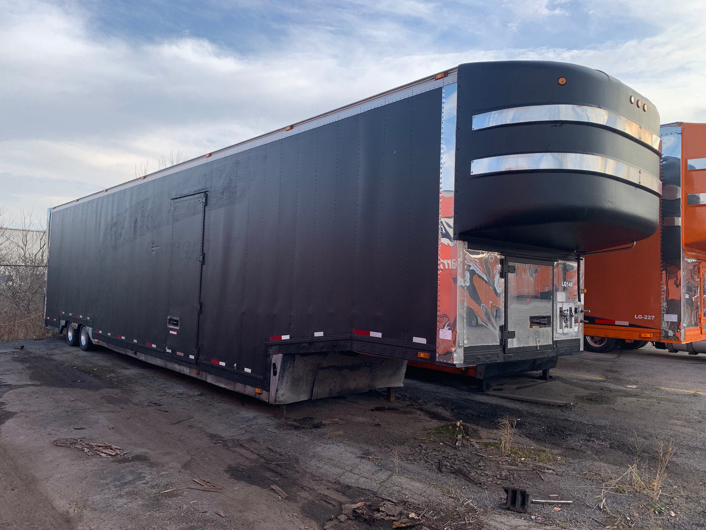 1999 Kentucky Liftgate Enclosed 7 Car Hauler - LG146