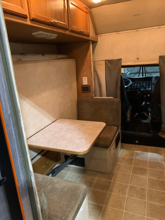 2007 Kenworth T600 - 97” Sleeper - 30686 - PENDING SALE