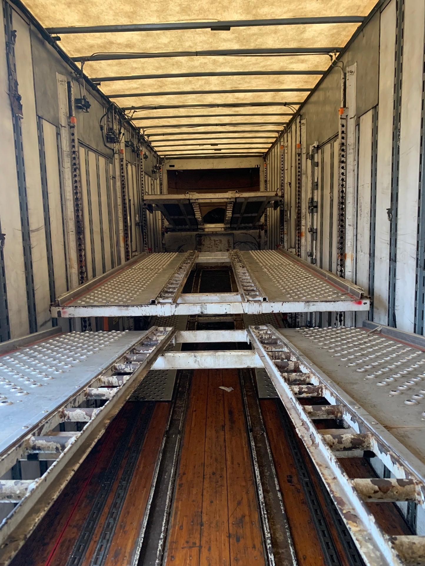 2000 Kentucky Liftgate Enclosed 7 Car Hauler - LG207 - PENDING SALE