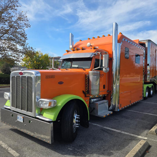 2014 Peterbilt 389 Glider with 140” ICT Sleeper