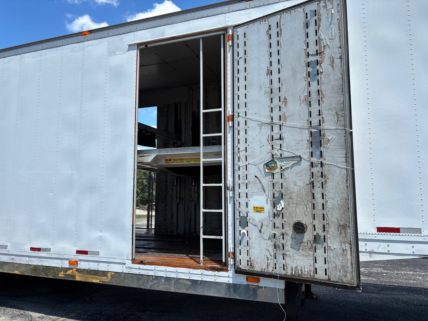 1993 Kentucky Liftgate Enclosed Car Hauler - LG066 *PENDING SALE*