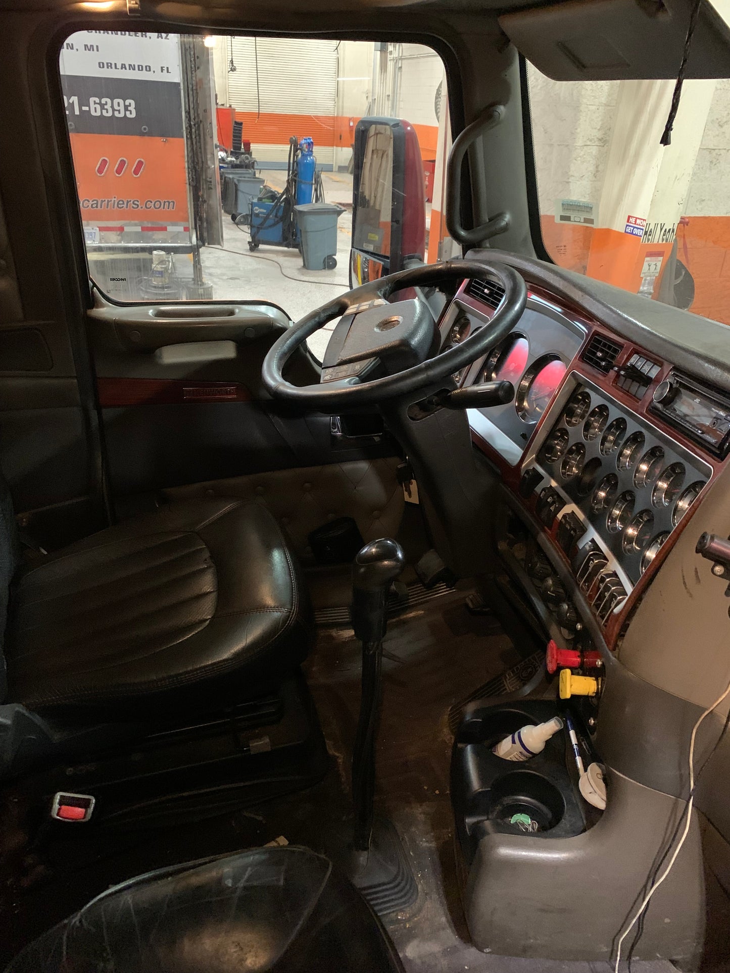 2007 Kenworth T600 - 97” Sleeper - 30686 - PENDING SALE