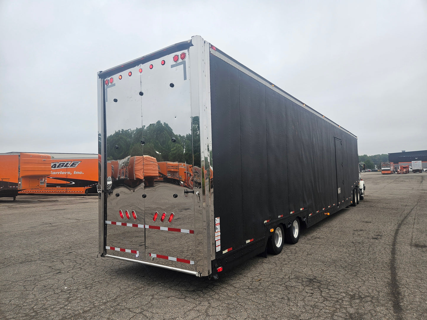 2000 Kentucky Liftgate Enclosed 7 Car Hauler - LG221