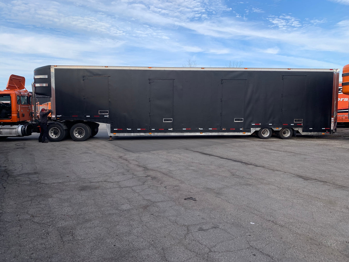 2000 Kentucky Liftgate Enclosed 7 Car Hauler - LG207 - PENDING SALE