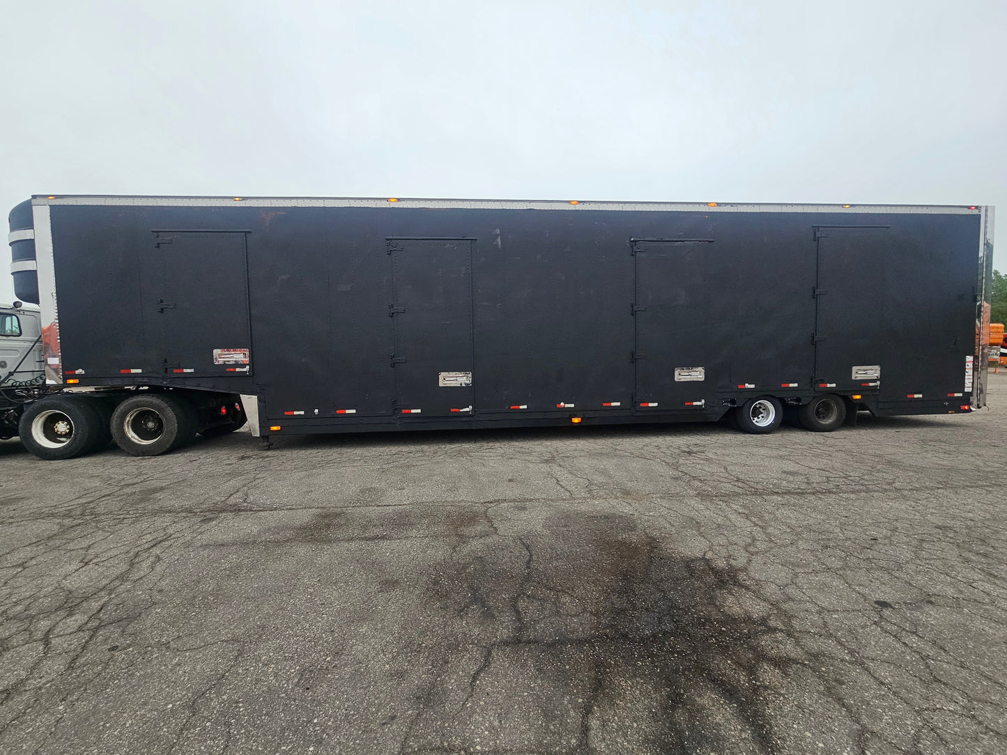 2000 Kentucky Liftgate Enclosed 7 Car Hauler - LG221
