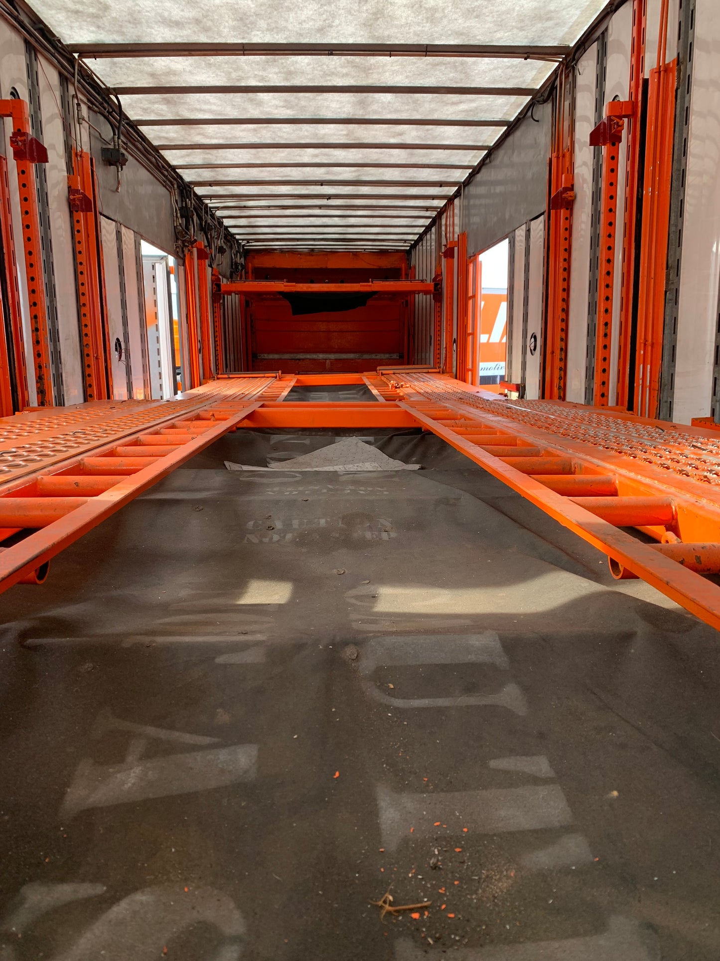 2000 Kentucky Liftgate Enclosed 7 Car Hauler - LG200