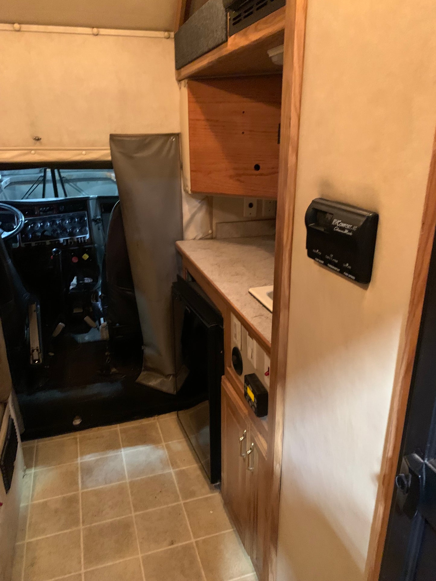 2007 Kenworth T600 - 97” Sleeper - 30686 - PENDING SALE