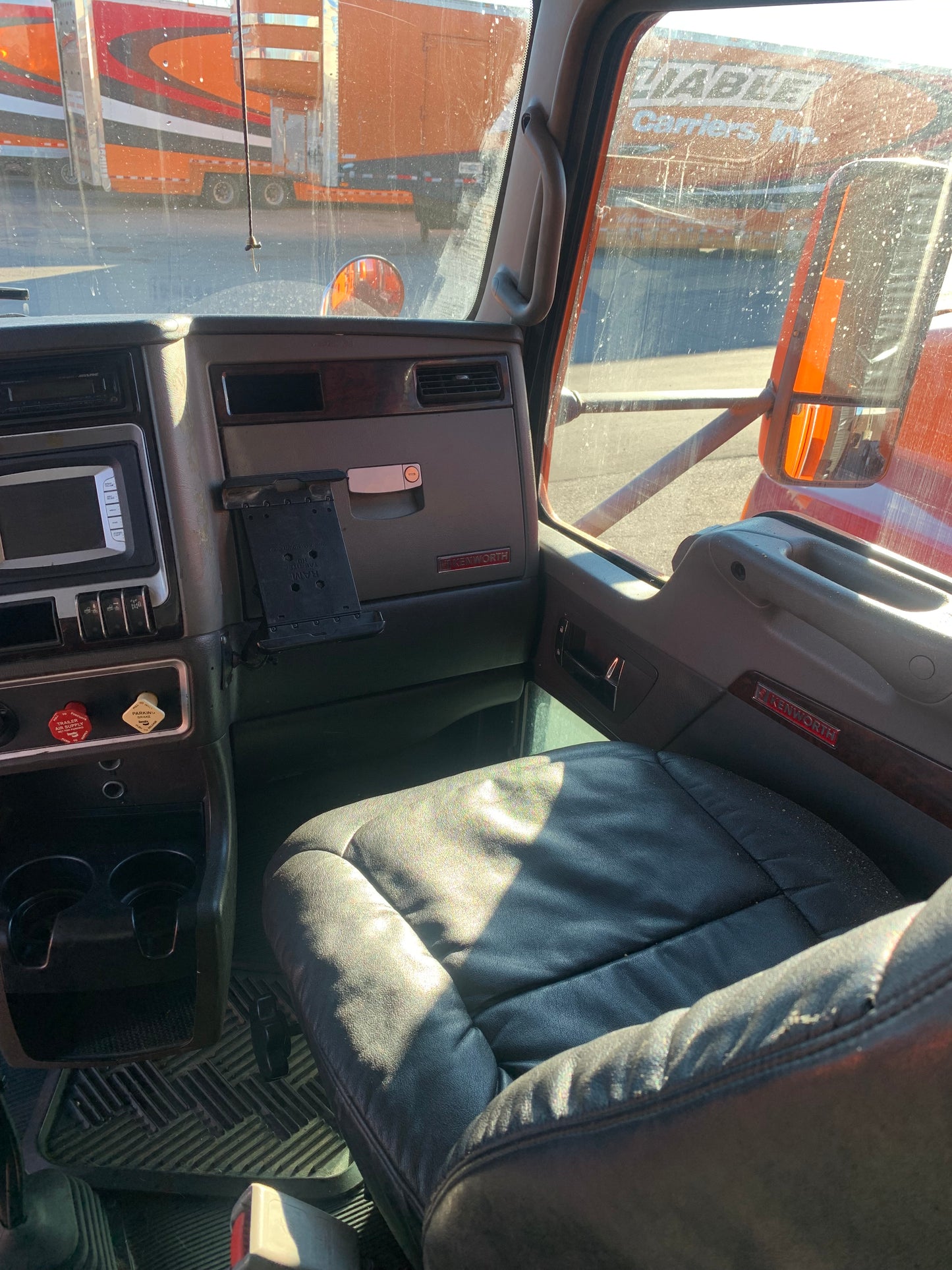 2011 Kenworth T660 - 30749