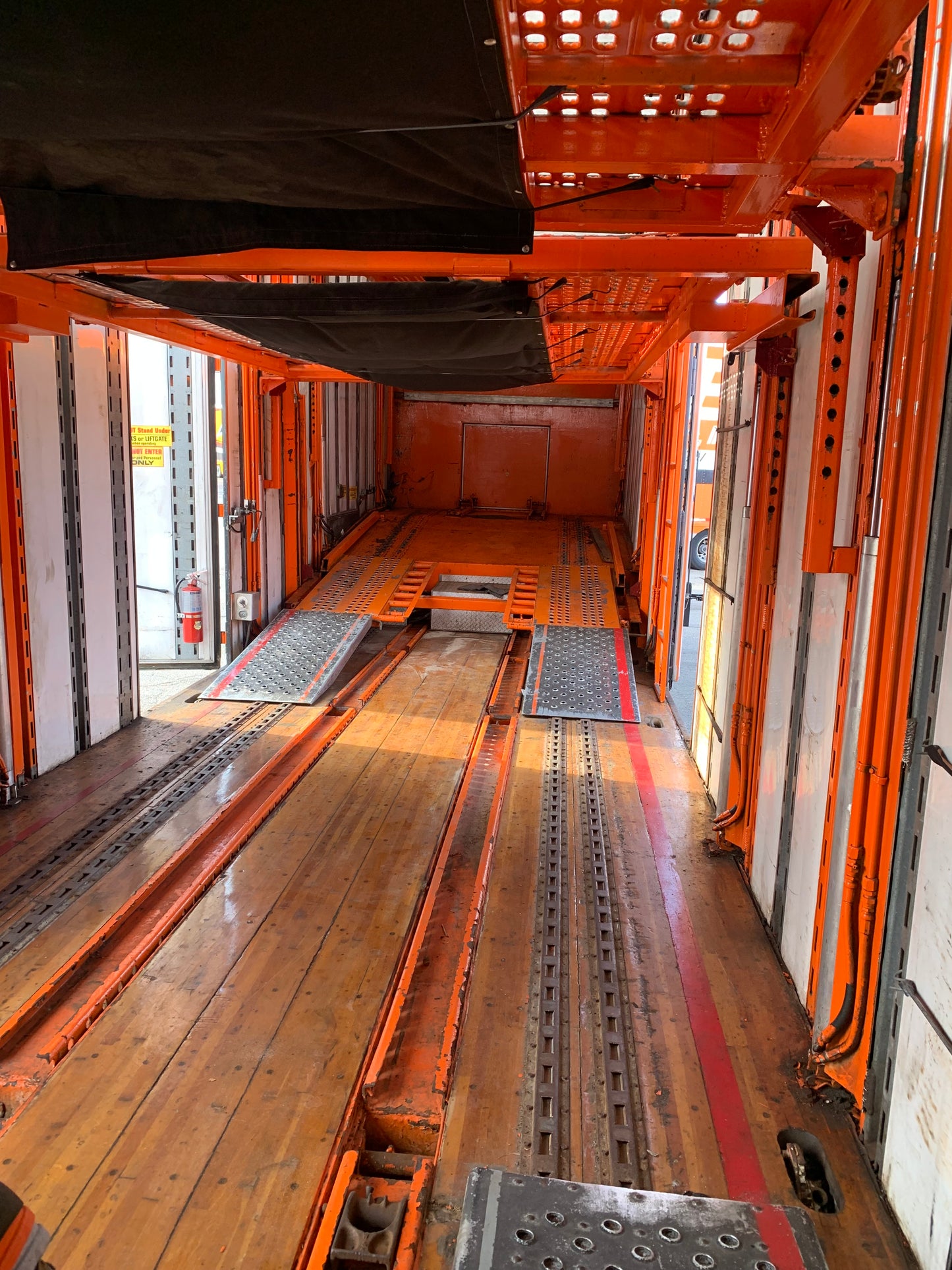 2000 Kentucky Liftgate Enclosed 7 Car Hauler - LG200