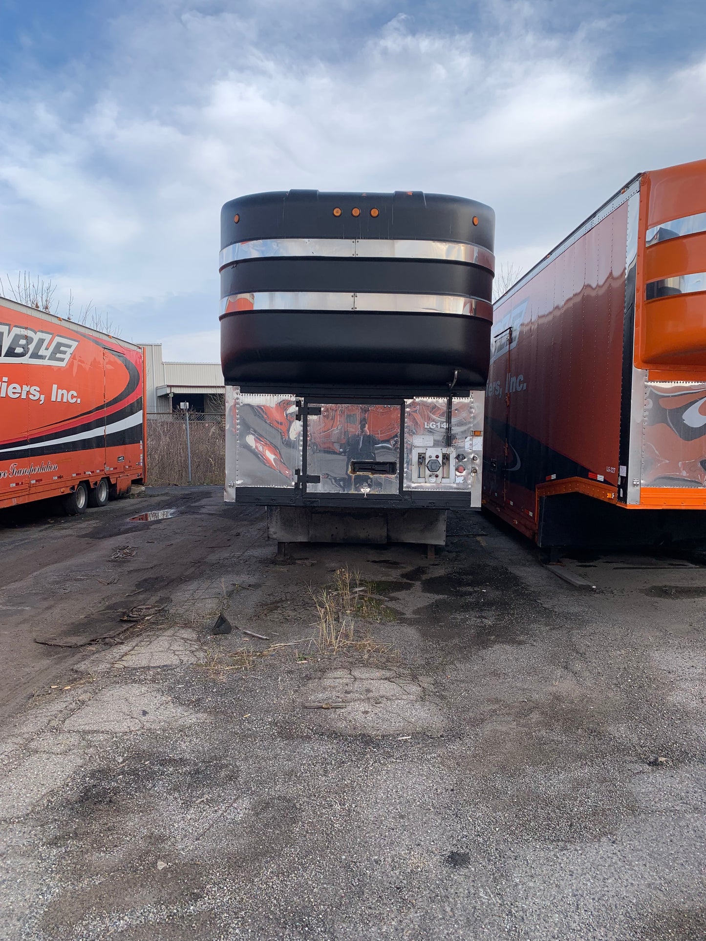 1999 Kentucky Liftgate Enclosed 7 Car Hauler - LG146