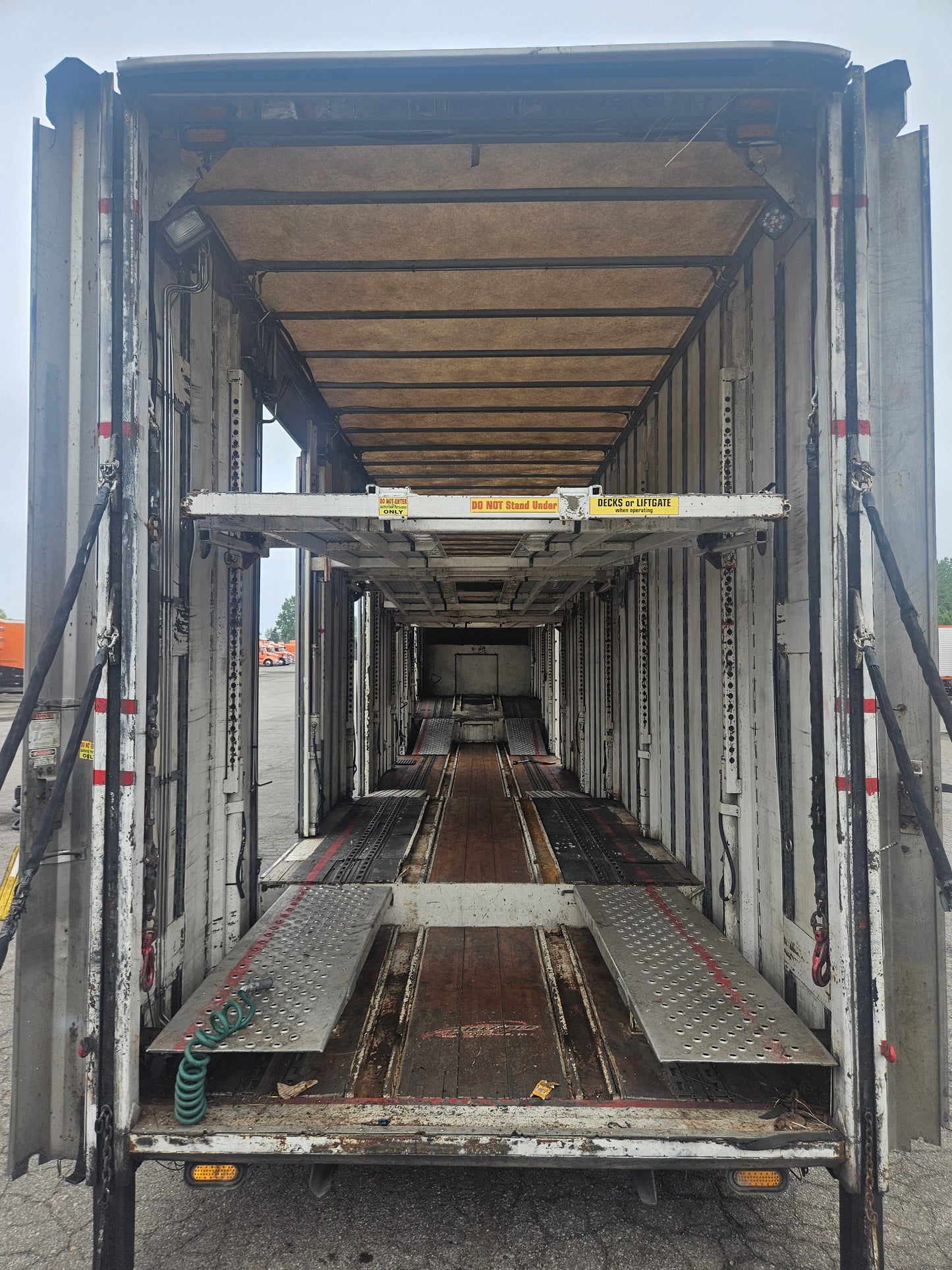 2000 Kentucky Liftgate Enclosed 7 Car Hauler - LG221