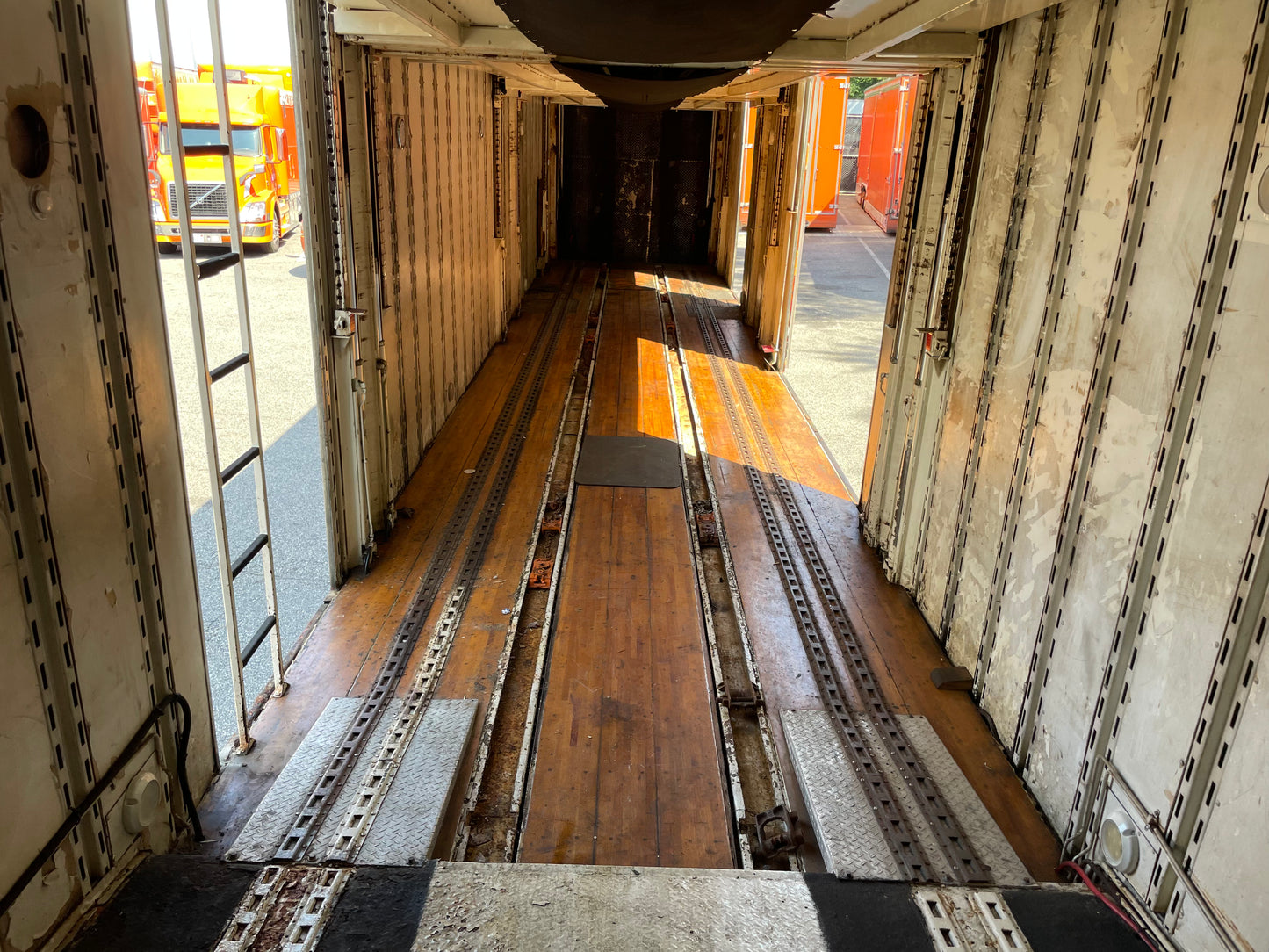 1995 Kentucky Liftgate Enclosed 6 Car Hauler - LG084