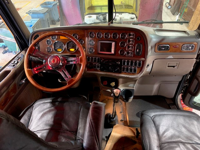 2008 Peterbilt 386 with 132" ARI Sleeper - 30777