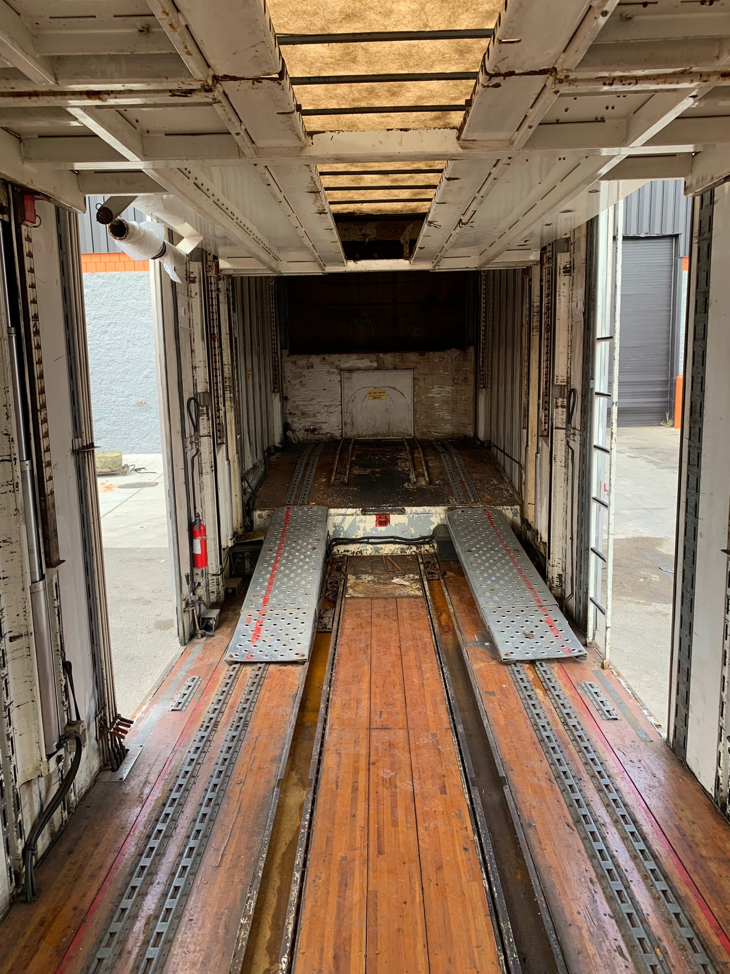 1998 Kentucky Liftgate Enclosed 7 Car Hauler - LG106