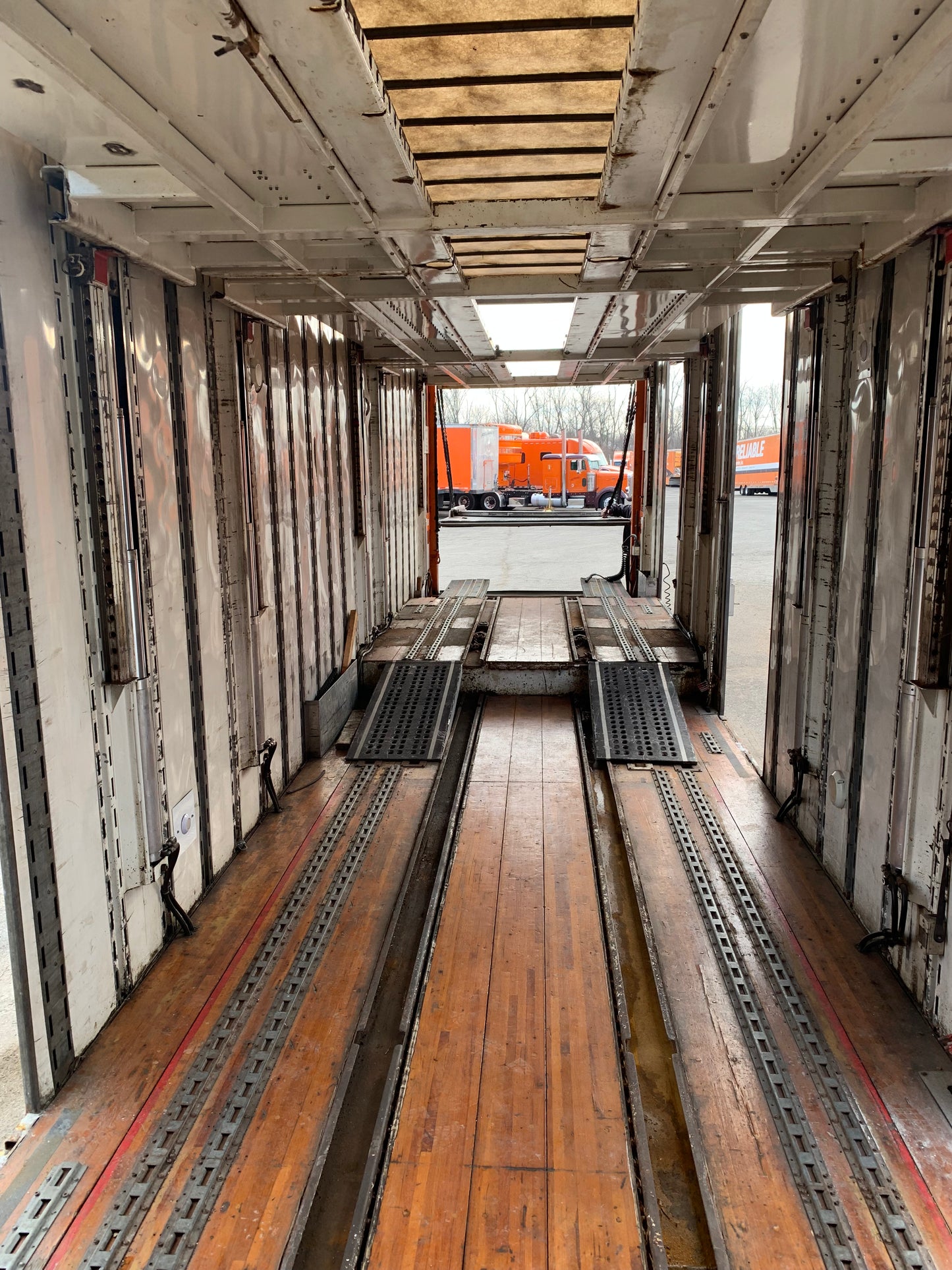 1998 Kentucky Liftgate Enclosed 7 Car Hauler - LG106