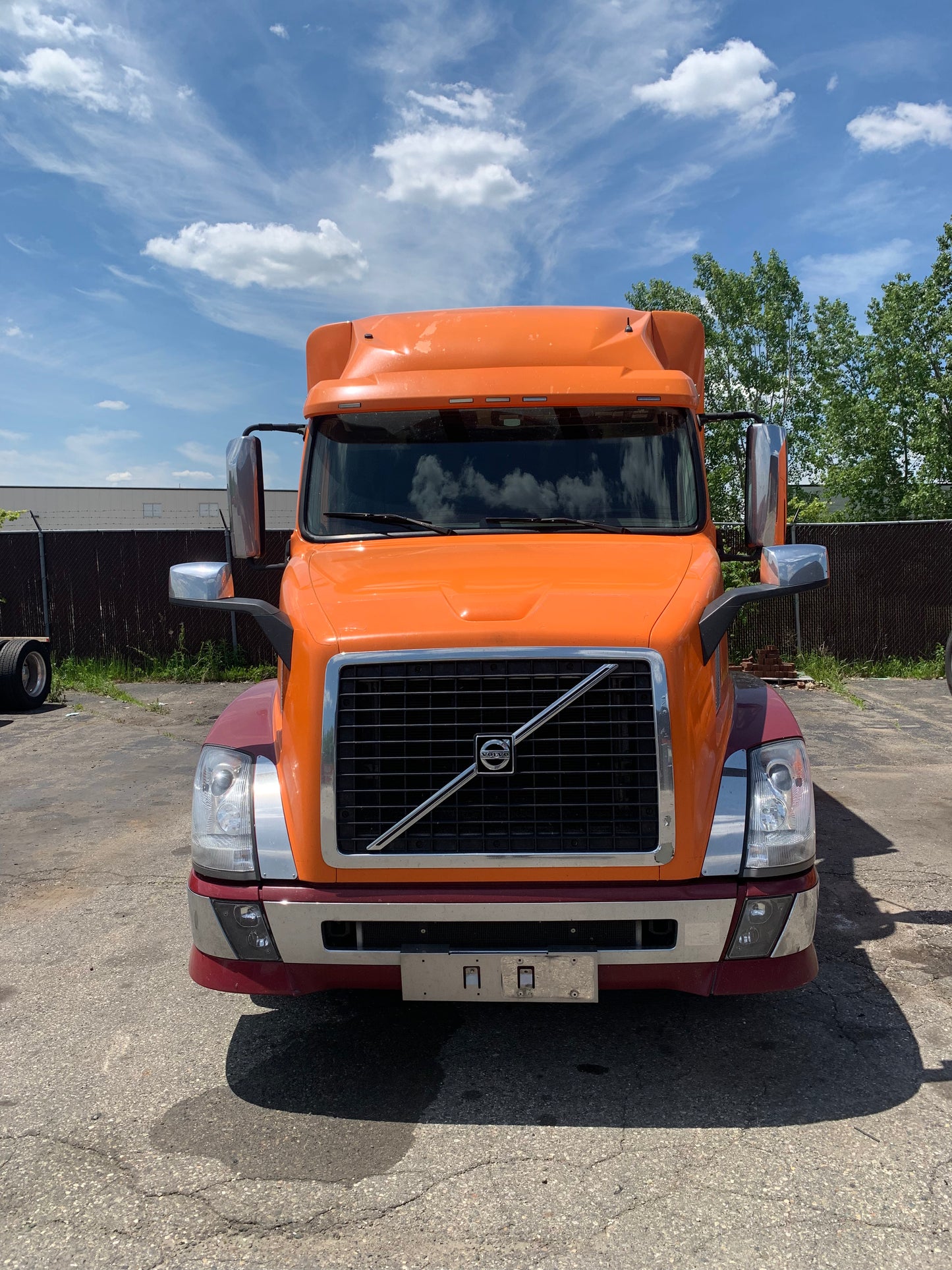 2015 Volvo VNL with 132" ARI Sleeper - 30899