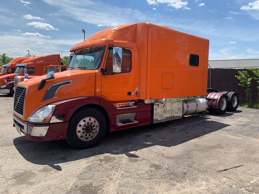 2015 Volvo VNL with 132" ARI Sleeper - 30899