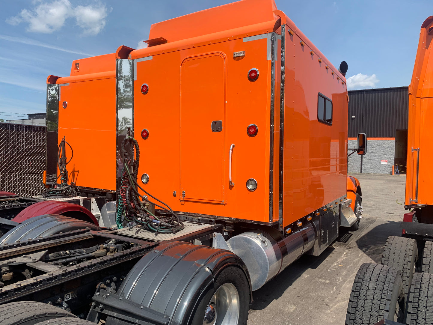 2014 Kenworth T660 with 144" ARI Sleeper - 30921