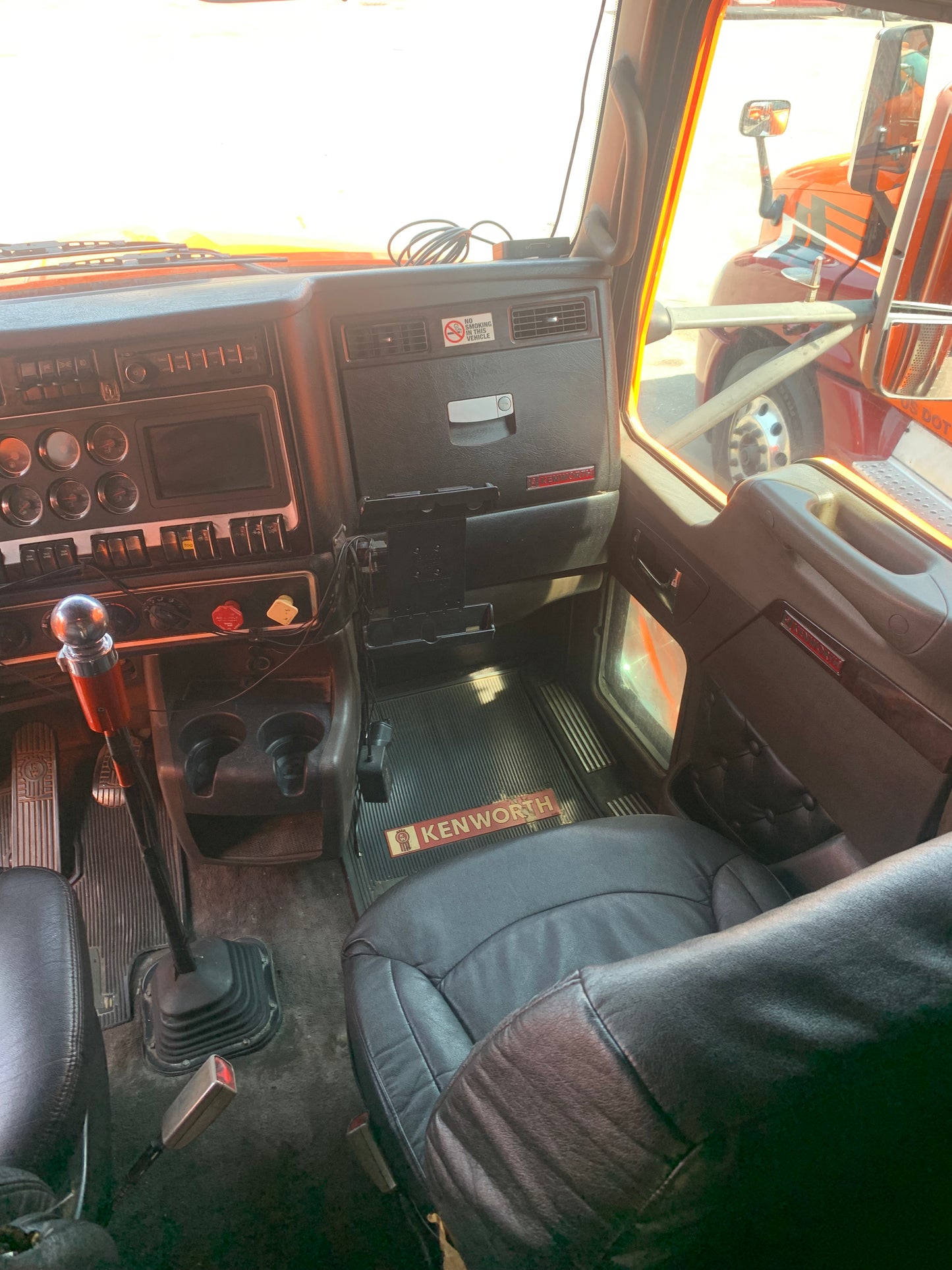 2014 Kenworth T660 with 144" ARI Sleeper - 30921