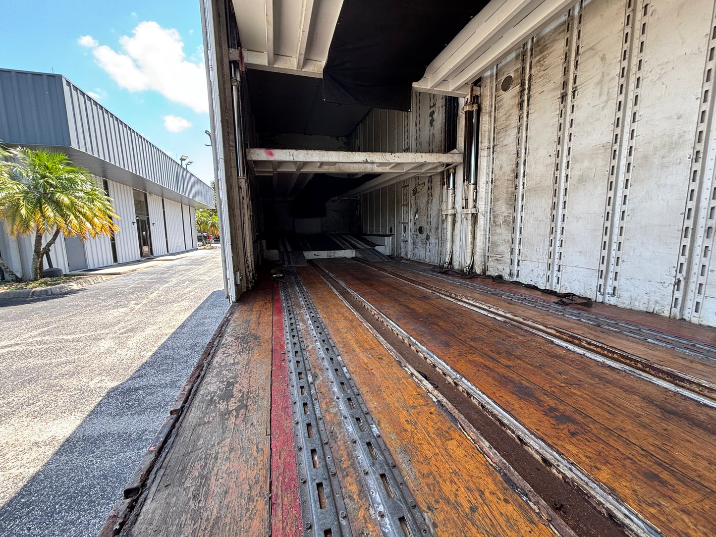 1993 Kentucky Liftgate Enclosed Car Hauler - LG066 *PENDING SALE*