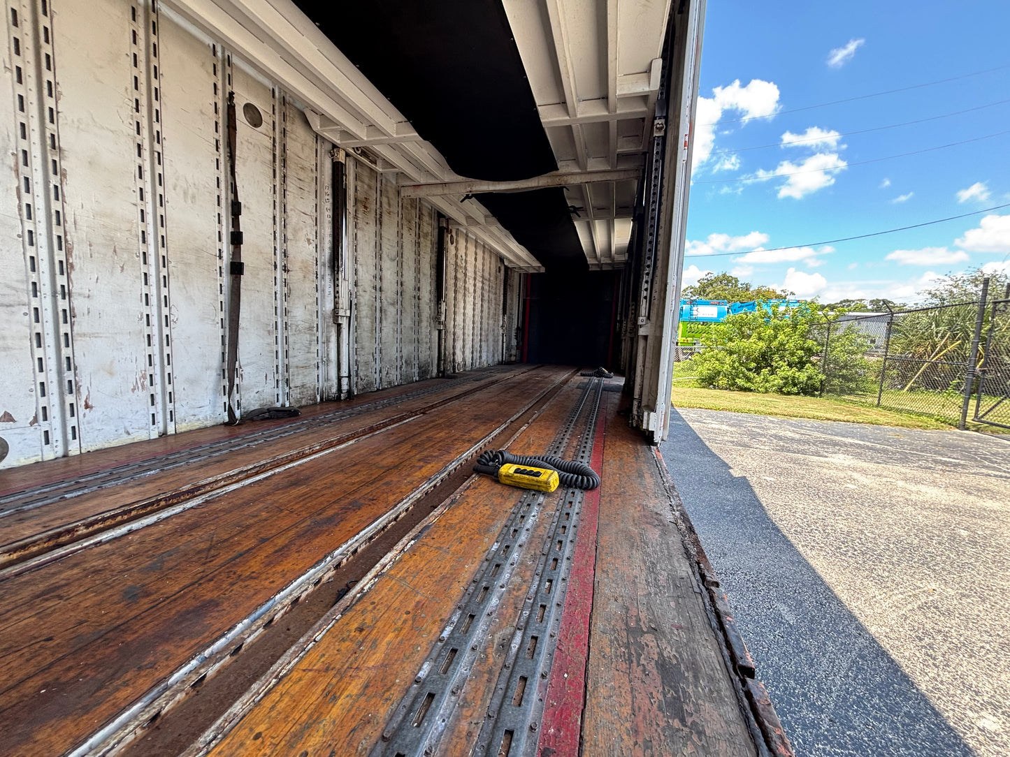 1993 Kentucky Liftgate Enclosed Car Hauler - LG066 *PENDING SALE*