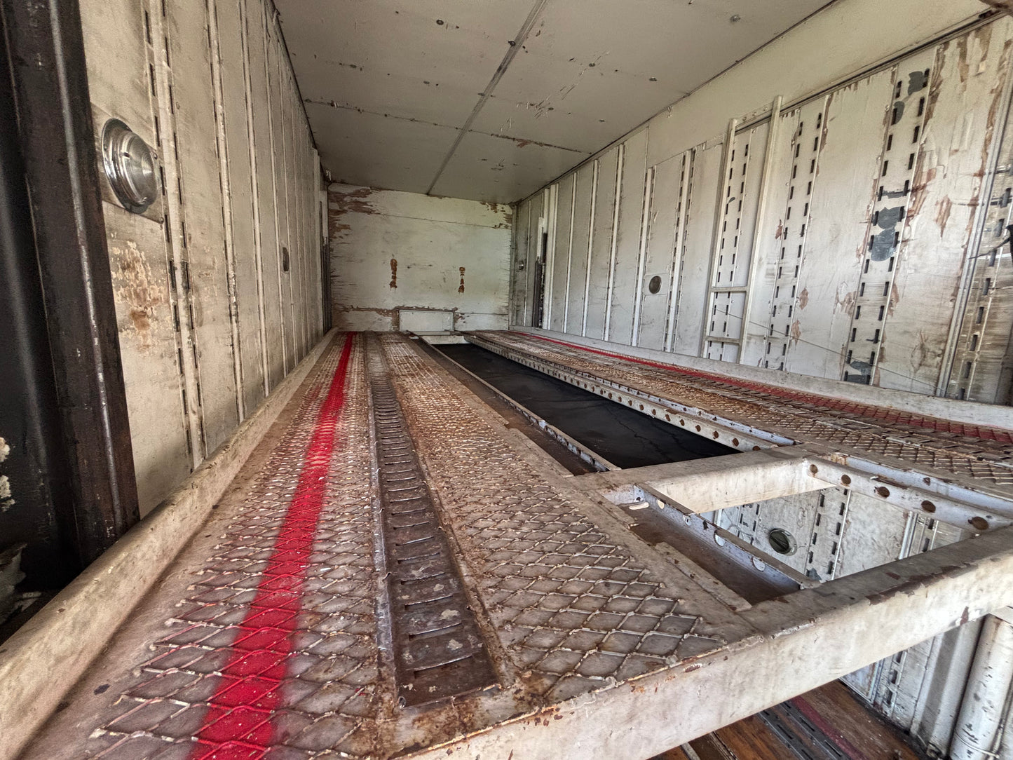 1993 Kentucky Liftgate Enclosed Car Hauler - LG066 *PENDING SALE*