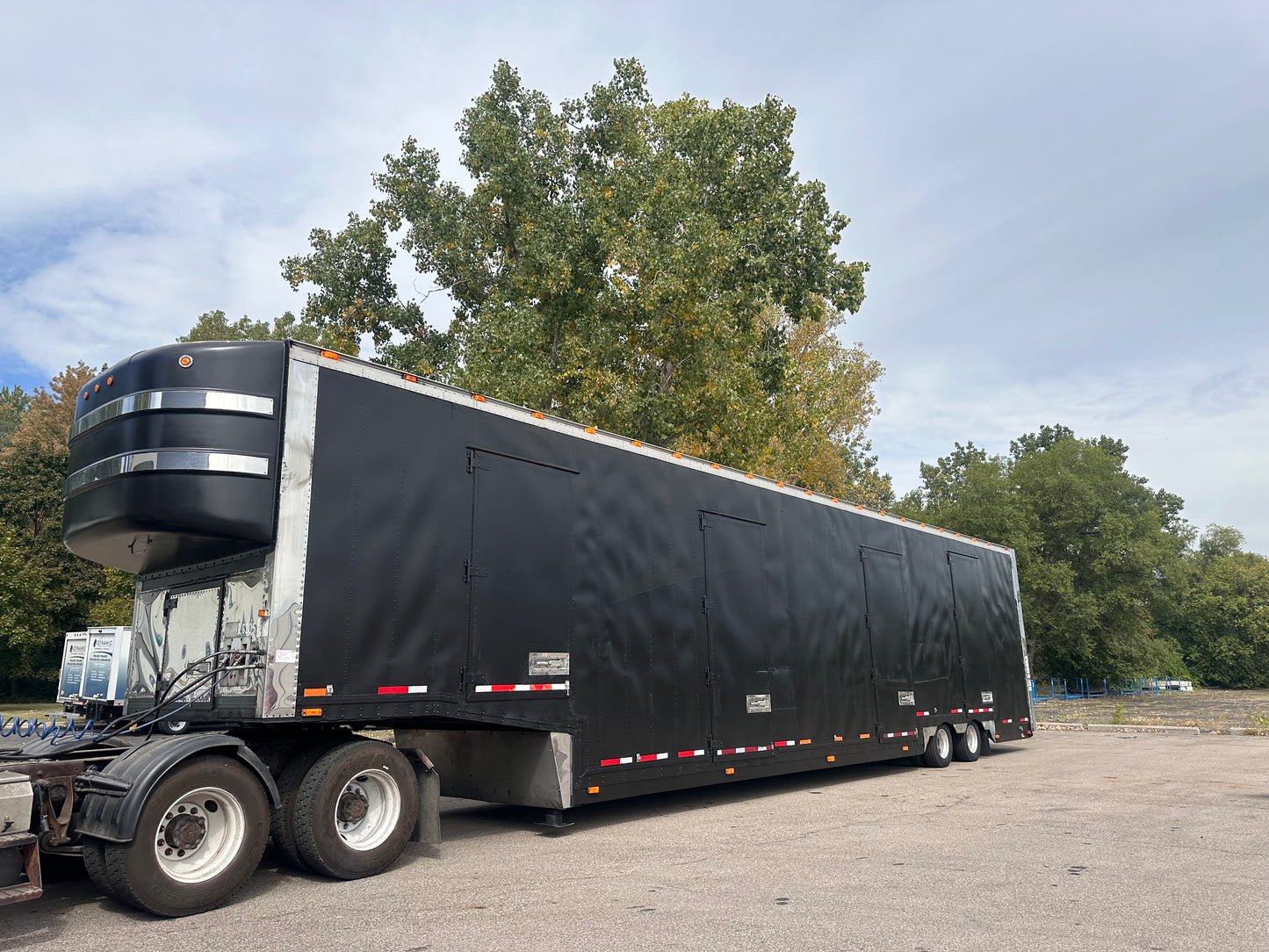 2000 Kentucky Liftgate Enclosed 7 Car Hauler - LG205 *PENDING SALE*