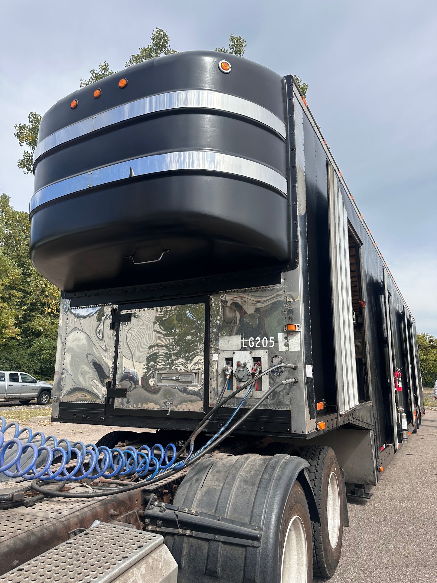 2000 Kentucky Liftgate Enclosed 7 Car Hauler - LG205 *PENDING SALE*