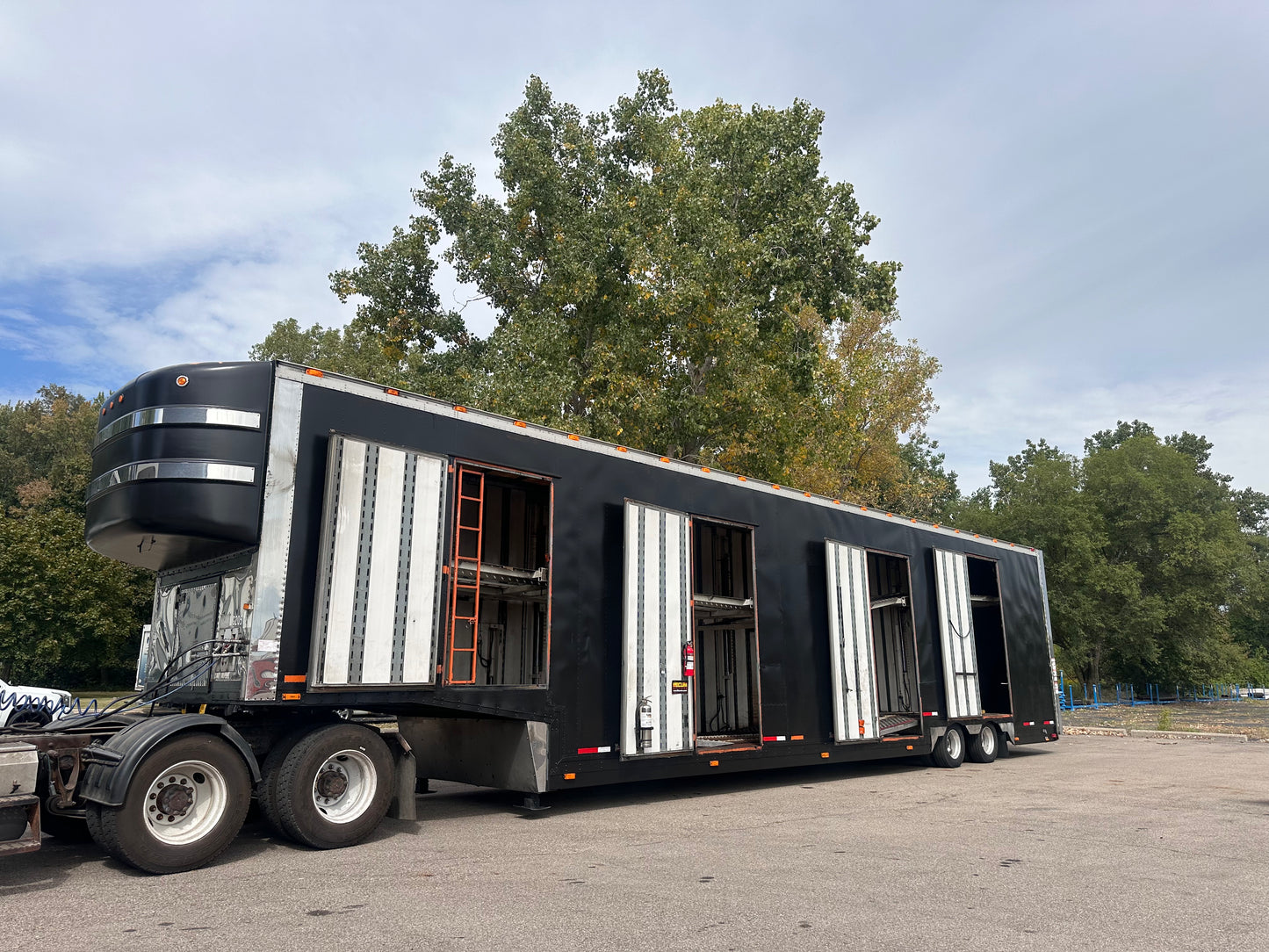 2000 Kentucky Liftgate Enclosed 7 Car Hauler - LG205 *PENDING SALE*