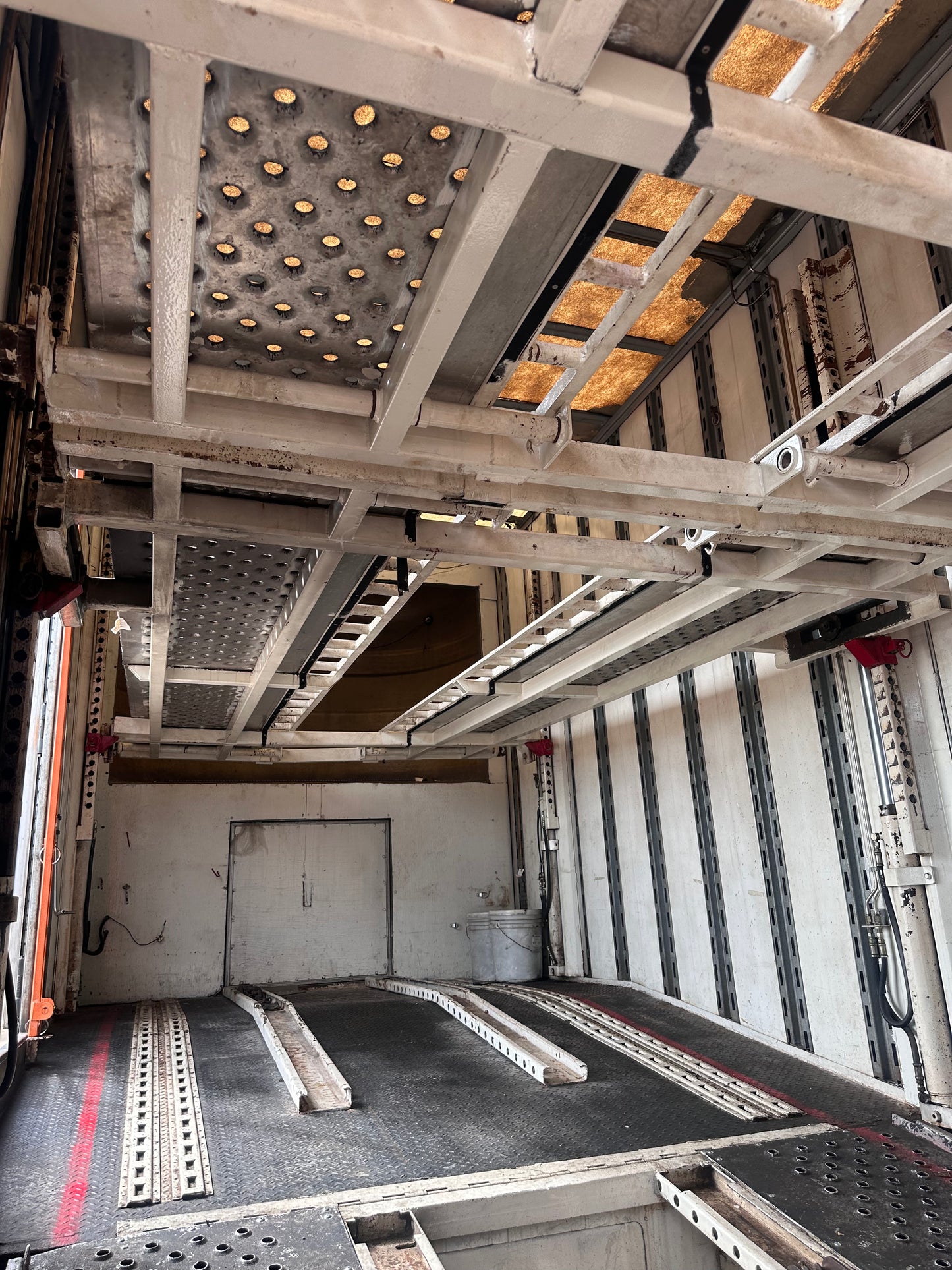 2000 Kentucky Liftgate Enclosed 7 Car Hauler - LG205 *PENDING SALE*