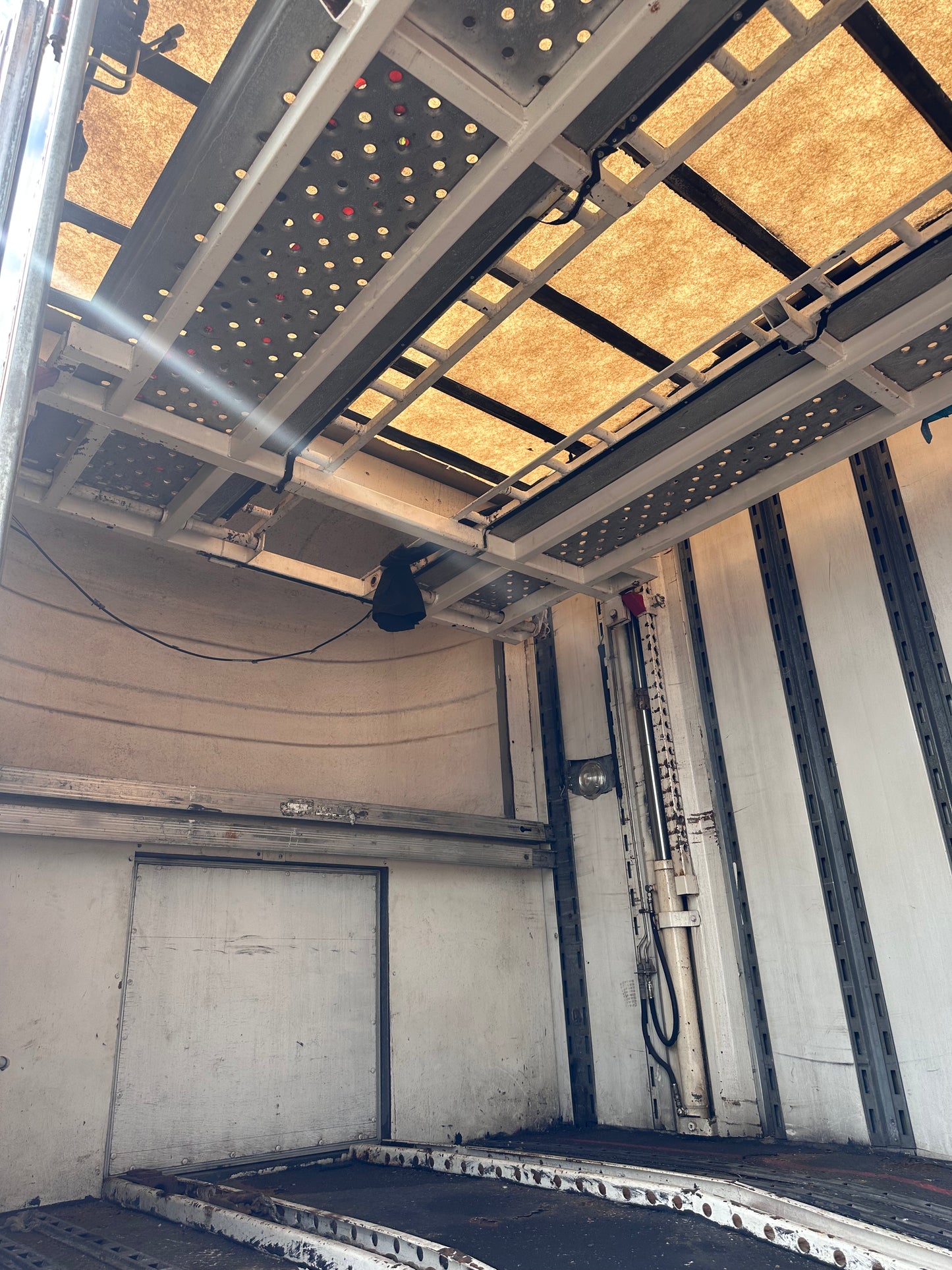 2000 Kentucky Liftgate Enclosed 7 Car Hauler - LG204 *PENDING SALE*