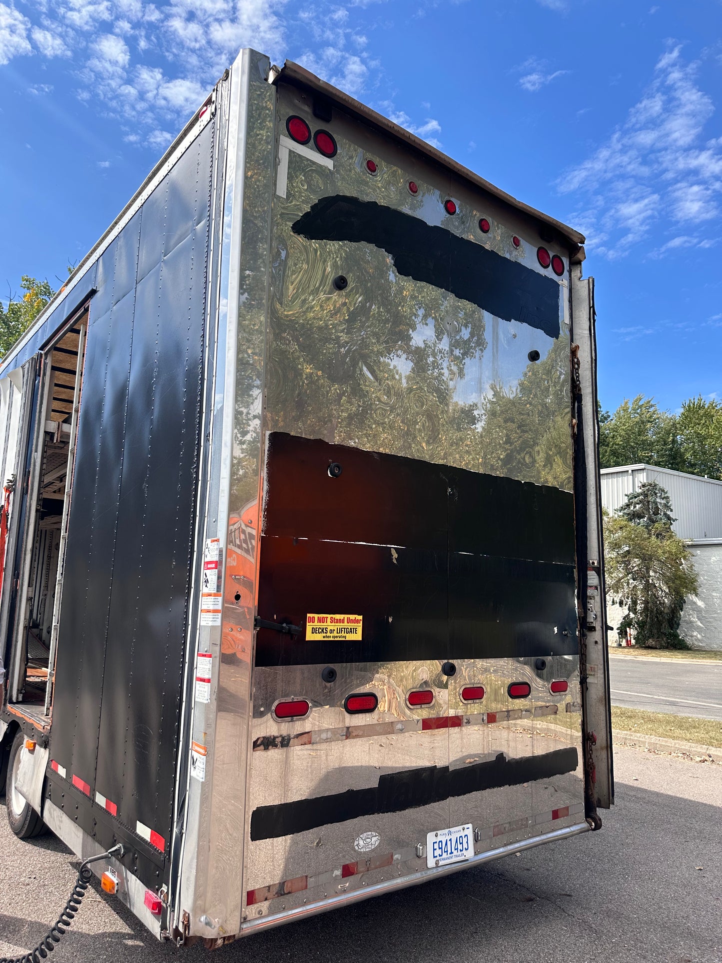 2000 Kentucky Liftgate Enclosed 7 Car Hauler - LG204 *PENDING SALE*