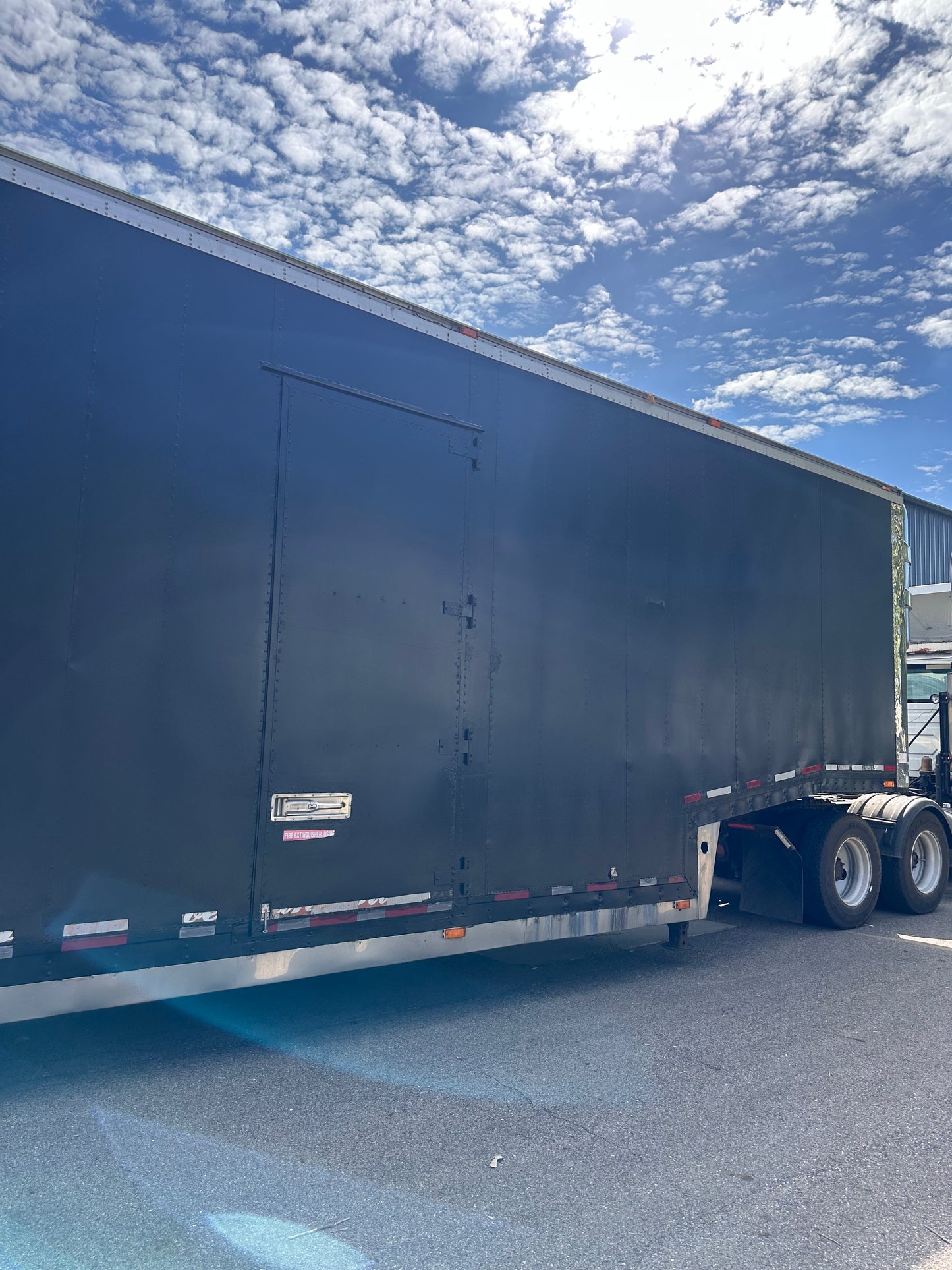 2000 Kentucky Liftgate Enclosed 7 Car Hauler - LG204 *PENDING SALE*