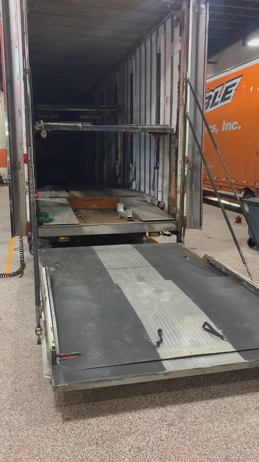 1999 Kentucky Liftgate Enclosed 7 Car Hauler - LG146