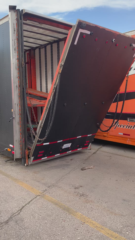 2000 Kentucky Liftgate Enclosed 7 Car Hauler - LG200