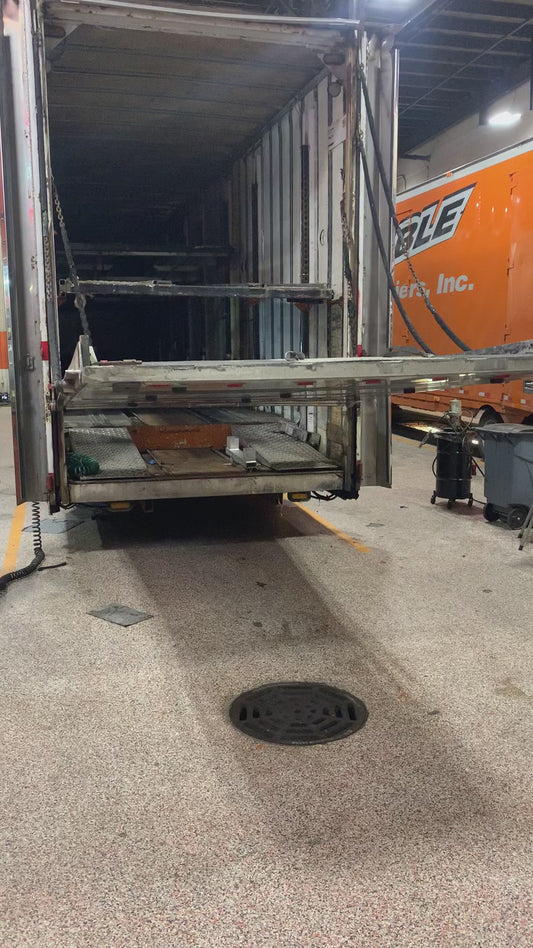 1999 Kentucky Liftgate Enclosed 7 Car Hauler - LG146